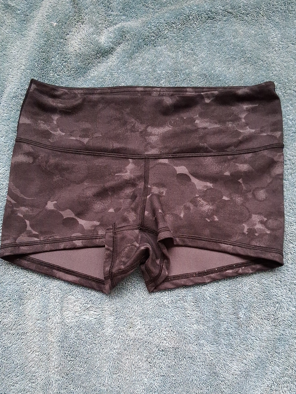 lululemon athletica Wonder Under Shorts Size 6